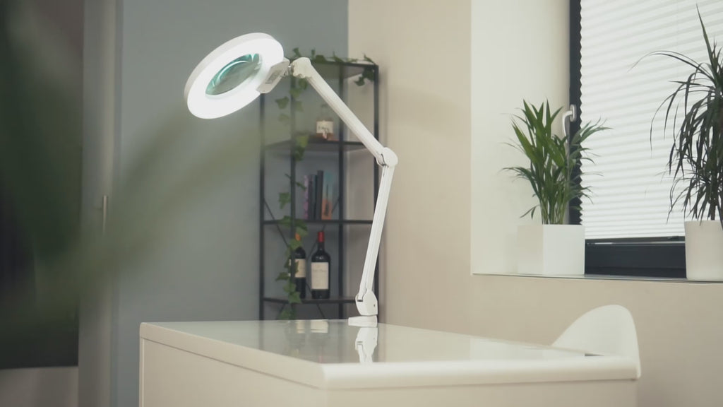 Lumeno 824XPRO LED-Lupenleuchte dimmbar mit 177 mm Linse, Segementschaltung und Metallgehäuse